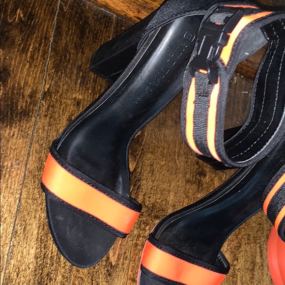 Heels - Picture 2 of 2